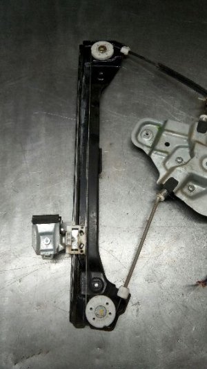 2010-2011 Chevrolet Equinox Power Window Regulator - Front, Left (Driver) (Used OEM)
