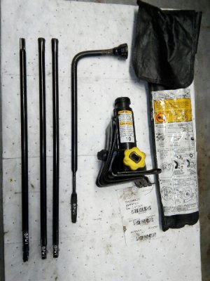 2000-2006 GMC Yukon Scissor Jack with Tool Kit (Used OEM)