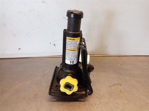 2001-2007 GMC Sierra 3500 Scissor Jack (Used OEM)