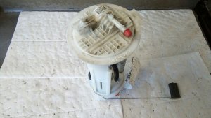 2007 Jeep Liberty Fuel Pump Assembly (Used OEM)
