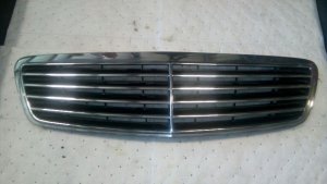 2001-2002 Mercedes-Benz S600 Chrome Grille (Used OEM)