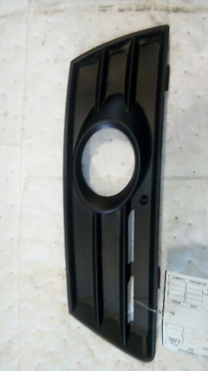 2009-2012 Volkswagen CC Black Lower Bumper Grille - Left (Driver) (Used OEM)