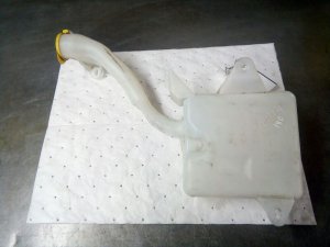 2008-2011 Ford Focus Washer Fluid Reservoir without Rear Washer (Used OEM)