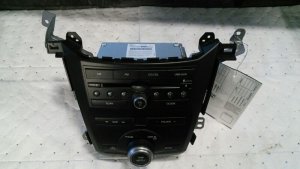 2012-2013 Honda Odyssey AM/FM CD Player Radio Tuner and Control Panel (Used OEM)