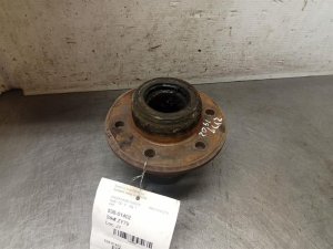 1977-1991 GMC Jimmy Hub Assembly (Used OEM)
