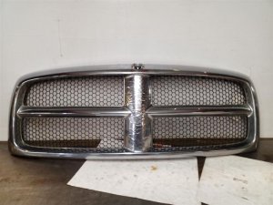 2002-2005 Dodge Ram 1500 Chrome Grille with Chrome Surround and Honeycomb Inserts (Used OEM)