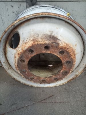  Volvo VNL 22.5x8.25 10-Hole Aluminum Alloy Wheel (Used OEM)