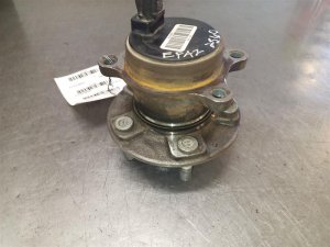 2012-2018 Ford Focus Hub Assembly (Used OEM)