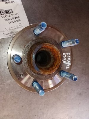2011-2012 Chevrolet Cruze Hub Assembly (Used OEM)