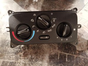 2002-2003 Jeep Liberty Heated Seat Temperature Control Module (Used OEM)