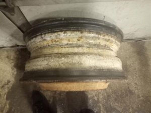  Volvo VNL 22.5x8.25 5-Hand Hole Steel Wheel (Used OEM)