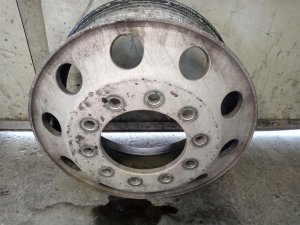  Volvo VNL 22.5x8.25 10-Hole Alcoa Aluminum Wheel (Used OEM)