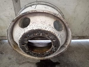  Volvo VNL 22.5x8.25 10-Hole Alcoa Aluminum Wheel (Used OEM)
