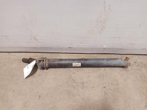 2007-2013 Chevrolet Avalanche Drive Shaft Assembly - Front (Used OEM)