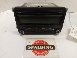 2013-2015 Volkswagen Passat AM-FM-CD Radio Audio Unit (Used OEM)