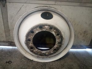  Volvo VNL 22.5x8.25 10-Hole Aluminum Wheel (Used OEM)