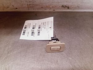 2009-2010 Hummer H3T Sunroof Switch (Used OEM)