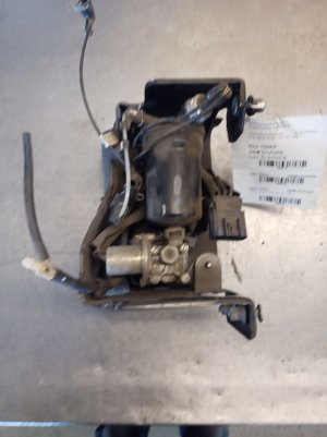 2017-2020 GMC Yukon XL Air Suspension Compressor (Used OEM)