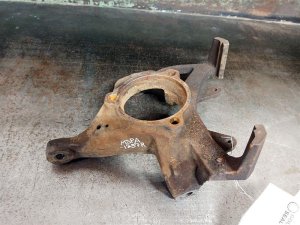1999-2004 Jeep Grand Cherokee Front Steering Knuckle Spindle - Right (Passenger) (Used OEM)