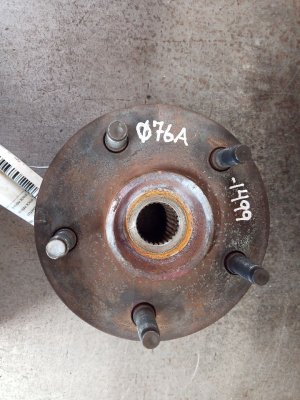 1999-2004 Jeep Grand Cherokee Front Hub Assembly (Used OEM)
