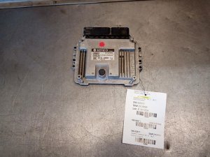 2015 Hyundai Veloster Engine Control Module (ECM) (Used OEM)