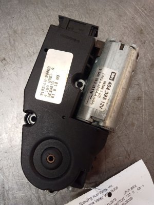2004-2009 Cadillac SRX Sunroof Motor (Used OEM)