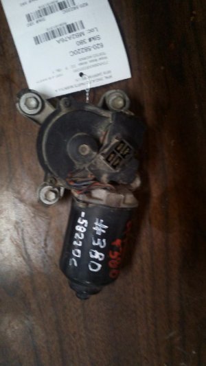 1993-1995 Toyota Pickup Windshield Wiper Motor - Front (Used OEM)