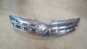 2003-2005 Nissan Murano Chrome Grille (Used OEM)