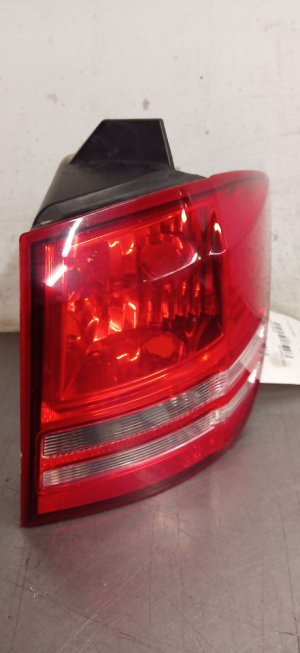 2009 Dodge Journey Quarter Panel Mounted Taillight Assembly - Right (Passenger) (Used OEM)