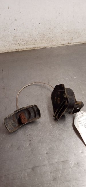 2000-2006 GMC Yukon Under-Vehicle Spare Tire Carrier (Used OEM)