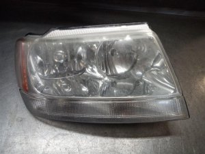 1999-2004 Jeep Grand Cherokee Headlight Assembly - Right (Passenger) (Used OEM)