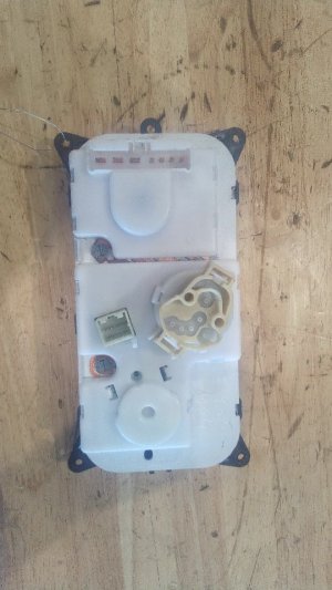 2004-2007 Jeep Liberty Temperature Control Module with Heated Seats and Rear Wiper (Used OEM)