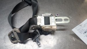 2005-2007 Dodge Magnum Gray Seat Belt Buckle with Pretensioner - Front (Used OEM)
