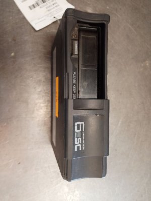 1999-2000 GMC Yukon Console-Mounted 6-Disc CD Changer (Used OEM)