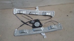 2003-2005 Lincoln Aviator Power Window Regulator Without Motor - Front, Right (Passenger) (Used OEM)