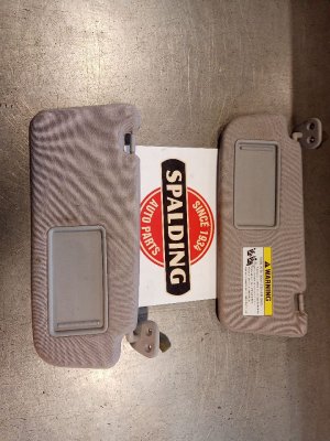 2010-2012 Hyundai Santa Fe Silver Sun Visor with Illuminated Vanity Mirror - Left (Driver) (Used OEM)