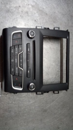 2017 Ford Fusion Radio and Temperature Control Panel (Used OEM)