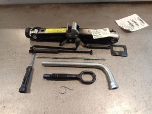 2013-2016 Audi allroad Scissor Jack (Used OEM)