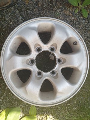 1994-2004 Mitsubishi Montero Silver Wheel (Used OEM)
