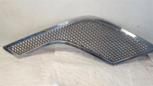  Volvo VNL Hood Vent - Right (Passenger) (Used OEM)