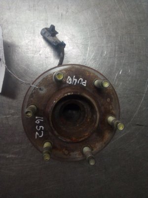 2004-2009 Cadillac SRX Front Wheel Hub and Bearing Assembly (Used OEM)