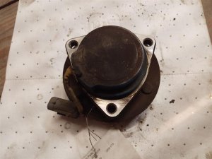 2004-2009 Cadillac SRX Front Wheel Hub and Bearing Assembly (Used OEM)
