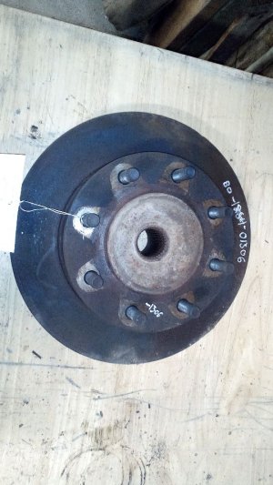 1992-1994 GMC K2500 Suburban Hub Assembly (Used OEM)