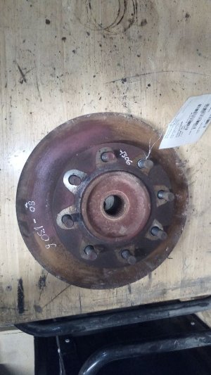 1992-1994 GMC K2500 Suburban Hub Assembly (Used OEM)