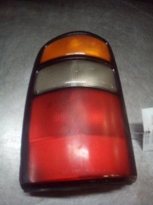 2004-2006 GMC Yukon Taillight Assembly - Left (Driver) (Used OEM)