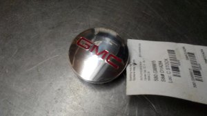 2015-2020 GMC Yukon 3.25-Inch 6-Lug Wheel Center Cap (Used OEM)