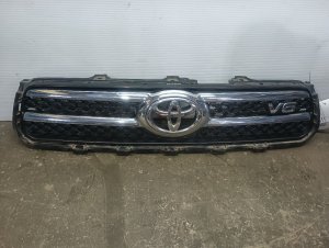2006-2008 Toyota RAV4 Black Chrome and Black Textured Grille Assembly with Emblem (Used OEM)