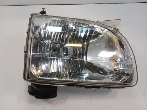2001-2004 Toyota Tacoma Headlight Assembly - Right (Passenger) (Used OEM)