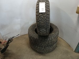 2007-2018 Chevrolet Silverado 1500 265/70R17 Maxxis Razr AT Tire (Used OEM)