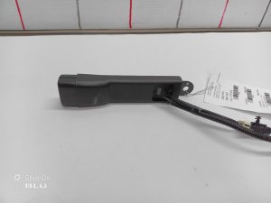 2007-2014 GMC Yukon Black Seat Belt Buckle - Front, Right (Passenger) (Used OEM)